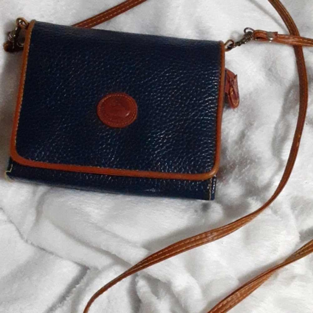 Dooney &Bourke crossbody bag.